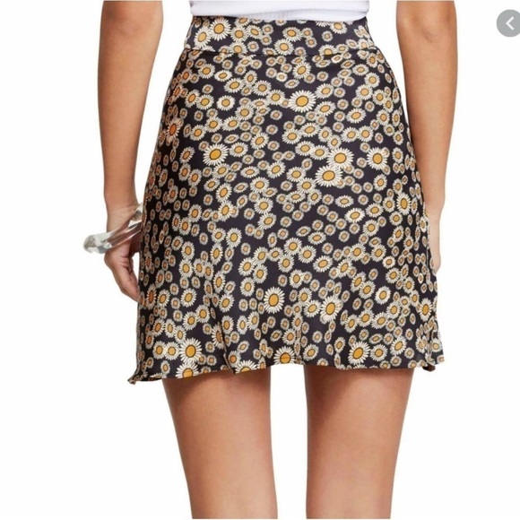 Free People Black Sunflower Phoebe Mini Skirt Sz 4 EUC - Picture 4 of 8